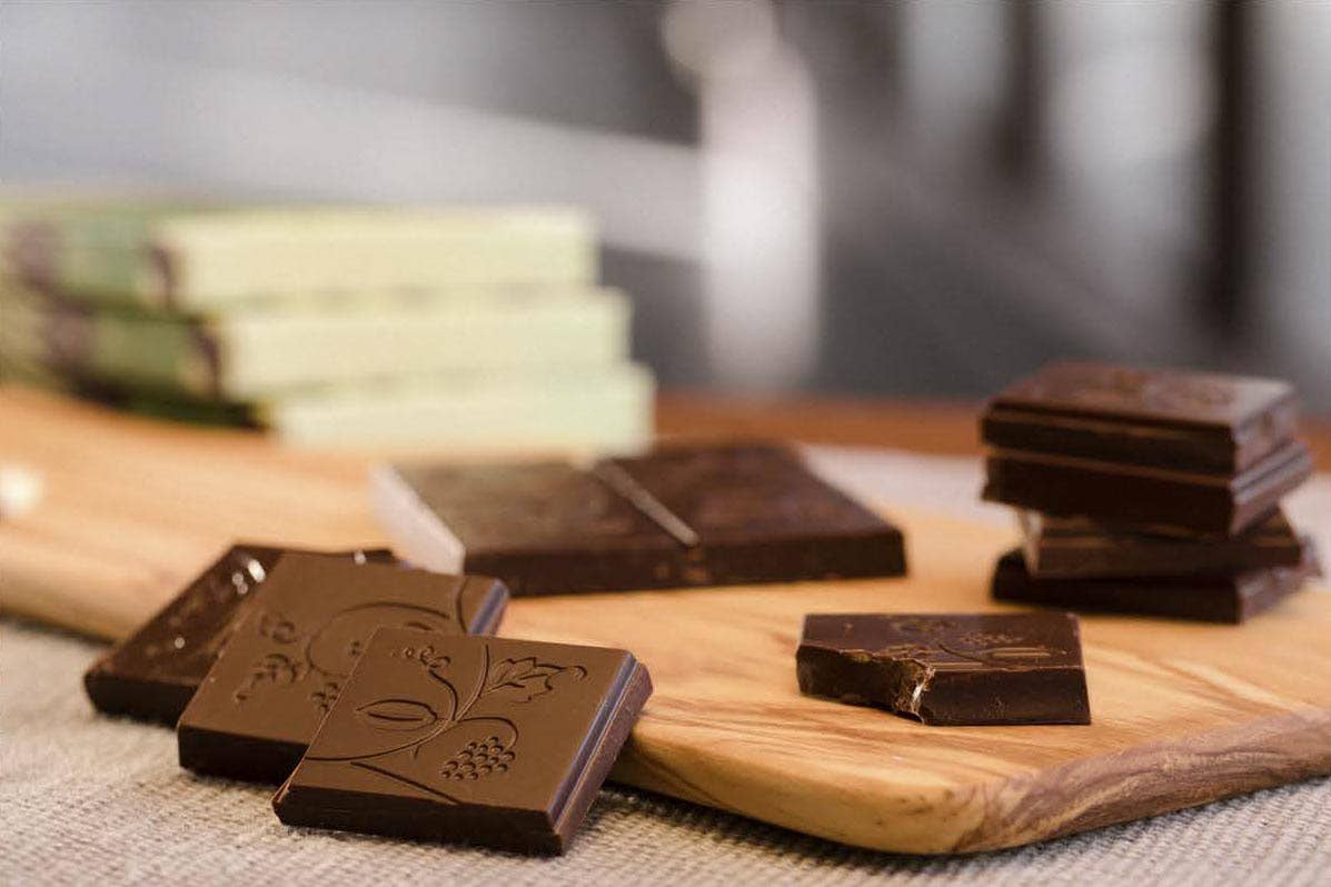 Vine to Bar Chocolate - Wholesale Chocolate Bar - True Dark 60g Dark Chocolate Bar x 12 in Display Caddy2