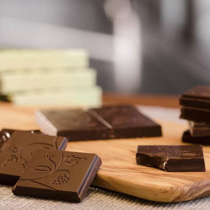 Vine to Bar Chocolate - Wholesale Chocolate Bar - True Dark 60g Dark Chocolate Bar x 12 in Display Caddy2