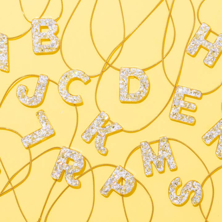 *EN SOLDE* Colliers - Lettres - Confetti de Perles - 32 Pièces pour la vente par Taylor Elliott Designs