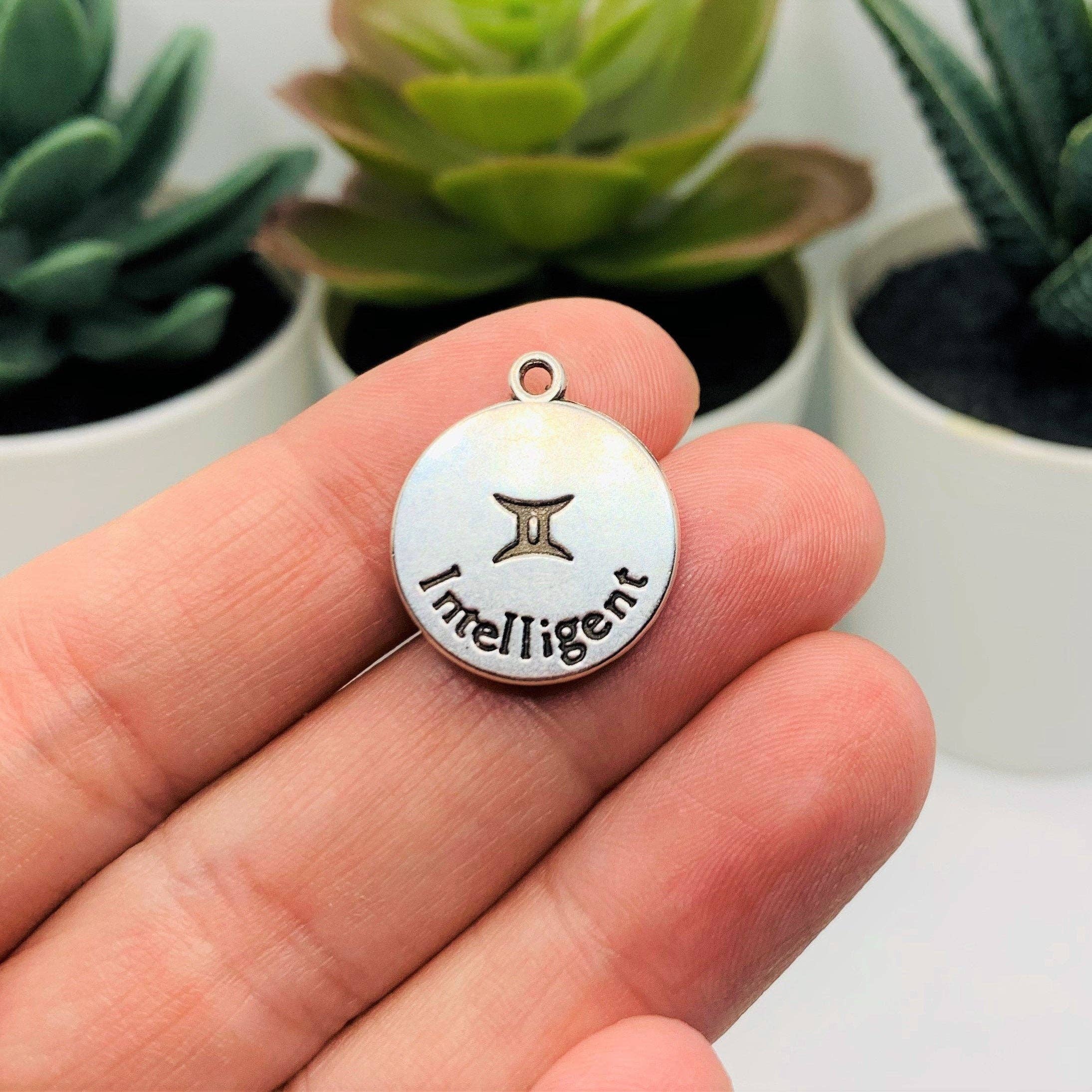 Guerrilla Charm - Vente Breloques/médailles personnalisées - Breloques de pièces du zodiaque/astrologie Gémeaux en argent, 17x20mm2