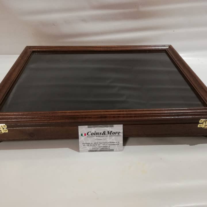 Real wood display case with 4 mm glass for wholesale by Coins&More