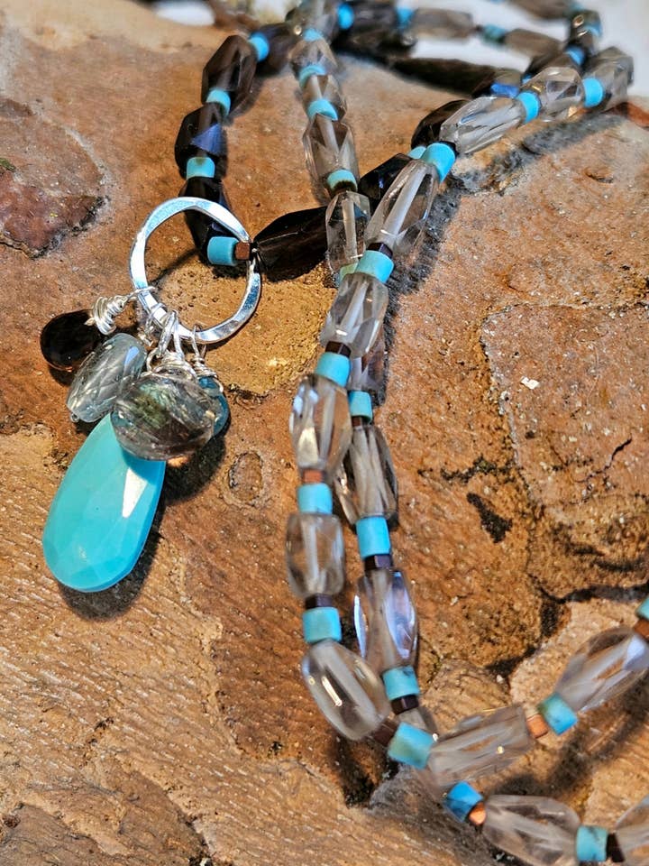 Turkis og Røget Kvarts Halskæde NWH0726 for engroshandel hos KRISTIN FORD Jewelry With Meaning
