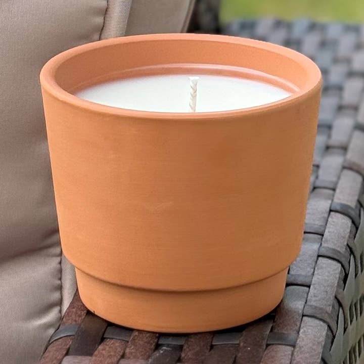 14oz Citronella Candle in Terracotta Pot – Perfect for Outdoor Gatherings for wholesale by iluxir