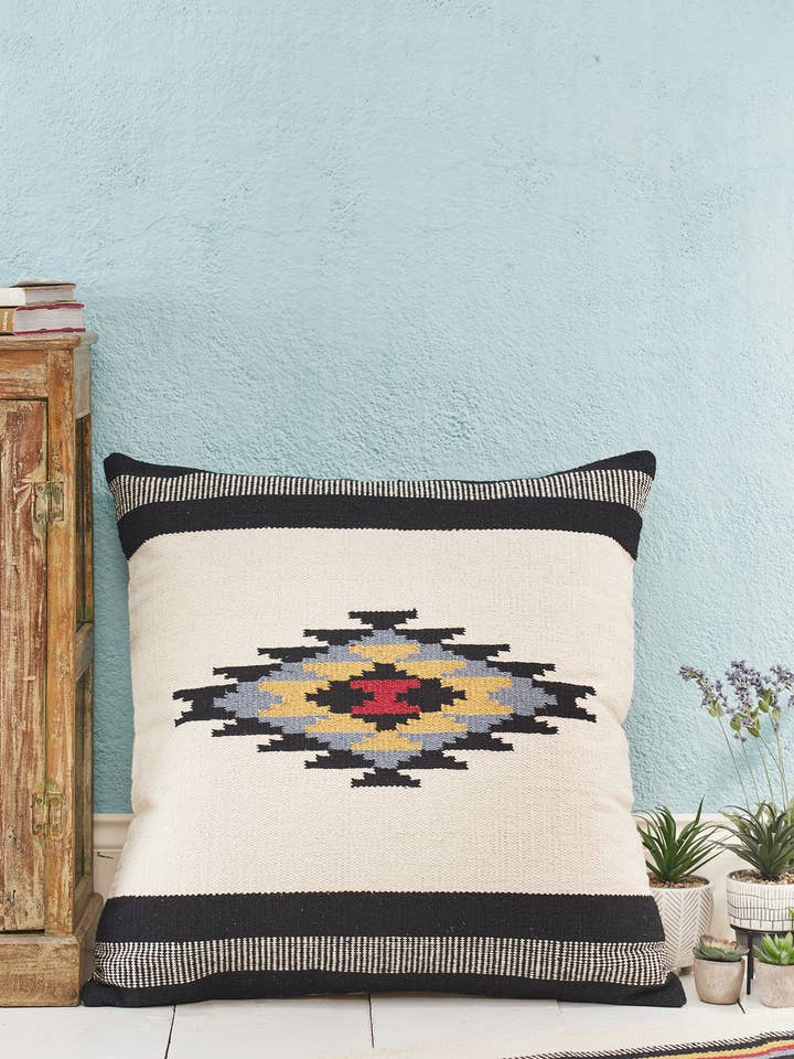 Kalaya Handloom Kelim Bodenkissenbezug für den Großhandel von Namaste