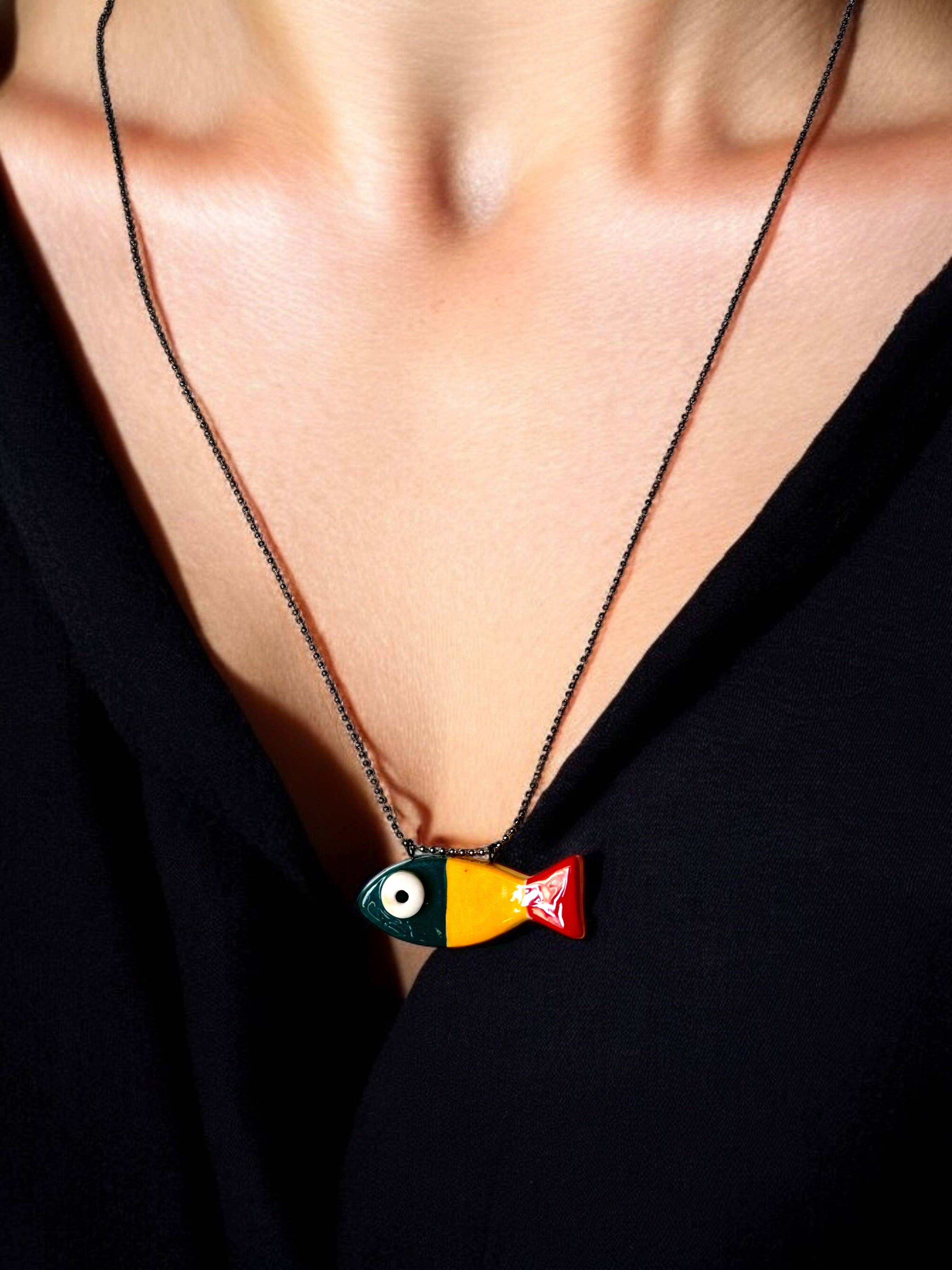 Thetis Art Studio - Wholesale Pendant/Charm Necklace - Ciondolo a forma di pesce in ceramica (con collana)