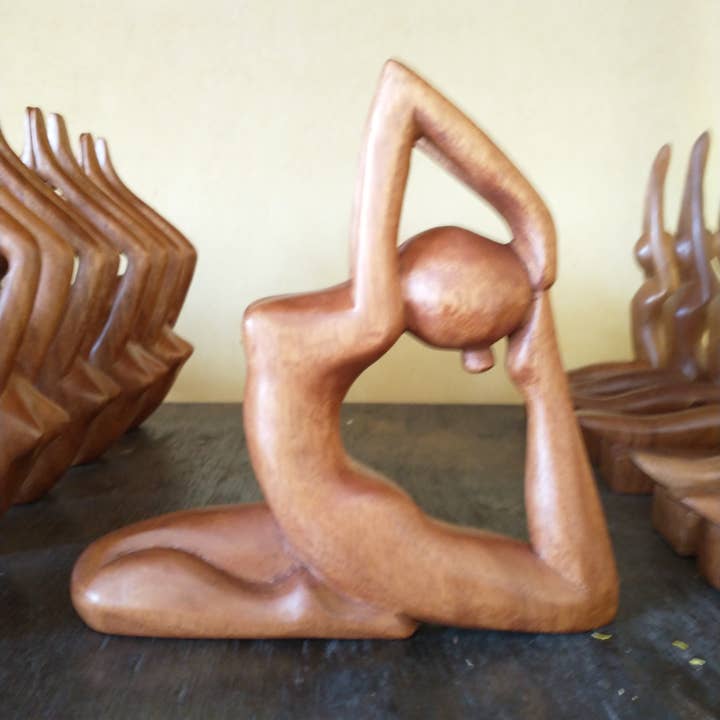 Ubud Glass – wholesale Sculpture – Hand carved Yoga pose figurine sculpture