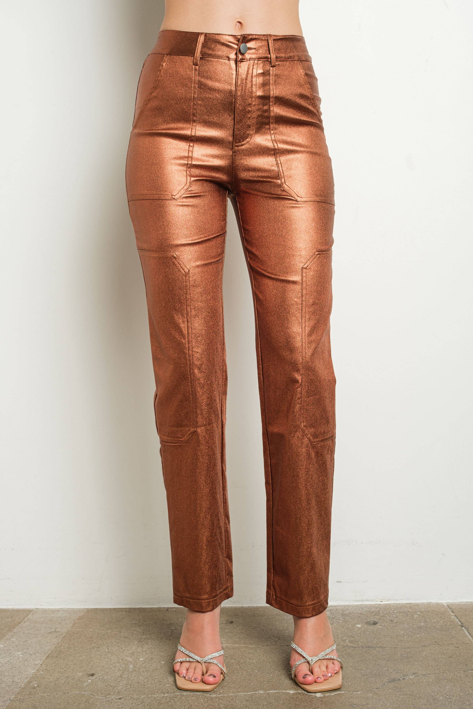 KIWI – Calças - Mulher por atacado – Calças metálicas stretch KIWI com cintura alta e pernas retas2