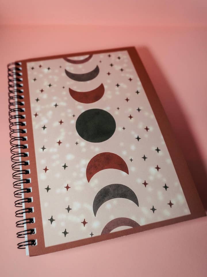 Carnet en spirale des phases de la lune | Journal ligné | Papeterie céleste | Carnet sorcier | Cadeau astrologie | Journal étoilé | Phases lunaires pour la vente par Fern Hollow Co.