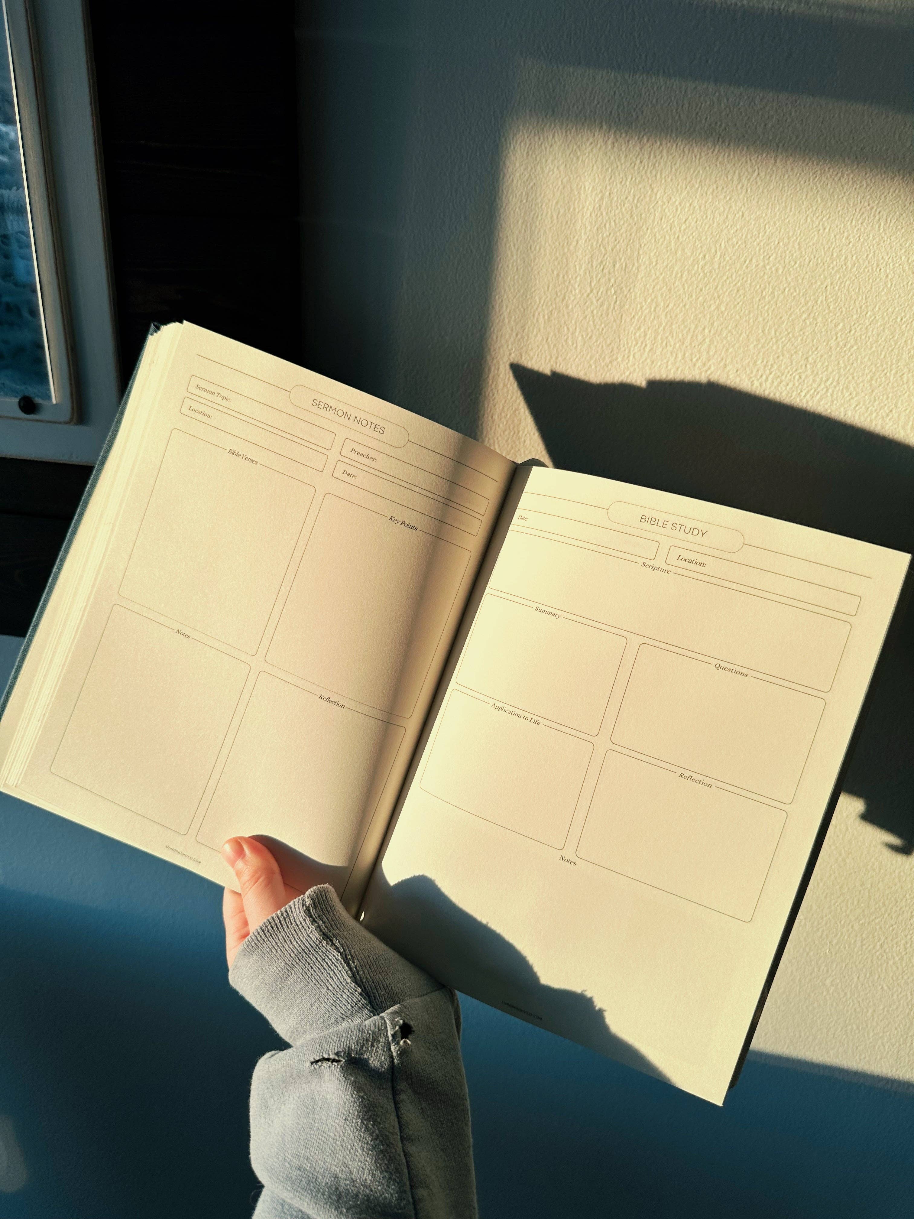 Living In Light – Agenda por atacado – Agenda Cristã Moderna Sem Data – Estudo Bíblico, Anotações de Sermões, Pedidos de Oração, Definição de Metas, Finanças e Mais | Capas em Couro Greige, Couro Marfim e Jeans7