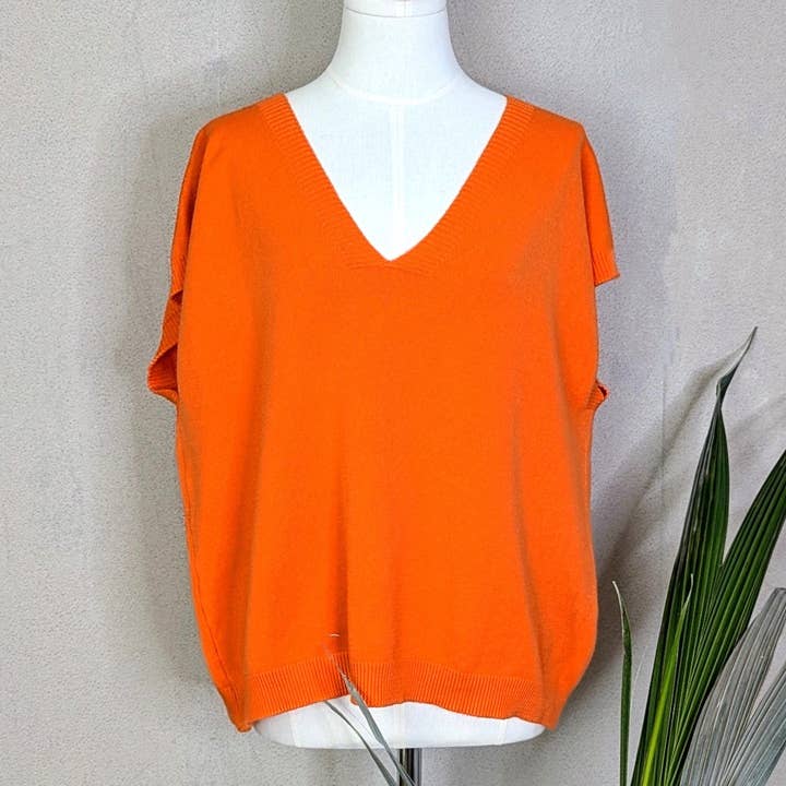 Tempest Designs – wholesale Knit top – Women's – Viscose mix knitted tank top with V-neck6