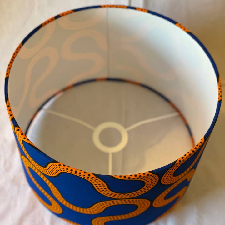 Olive and Limpet - Wholesale Lampenkap - 12 inch drumkap. West-Afrikaanse Ankara-stof. Helderblauw en oranje.1