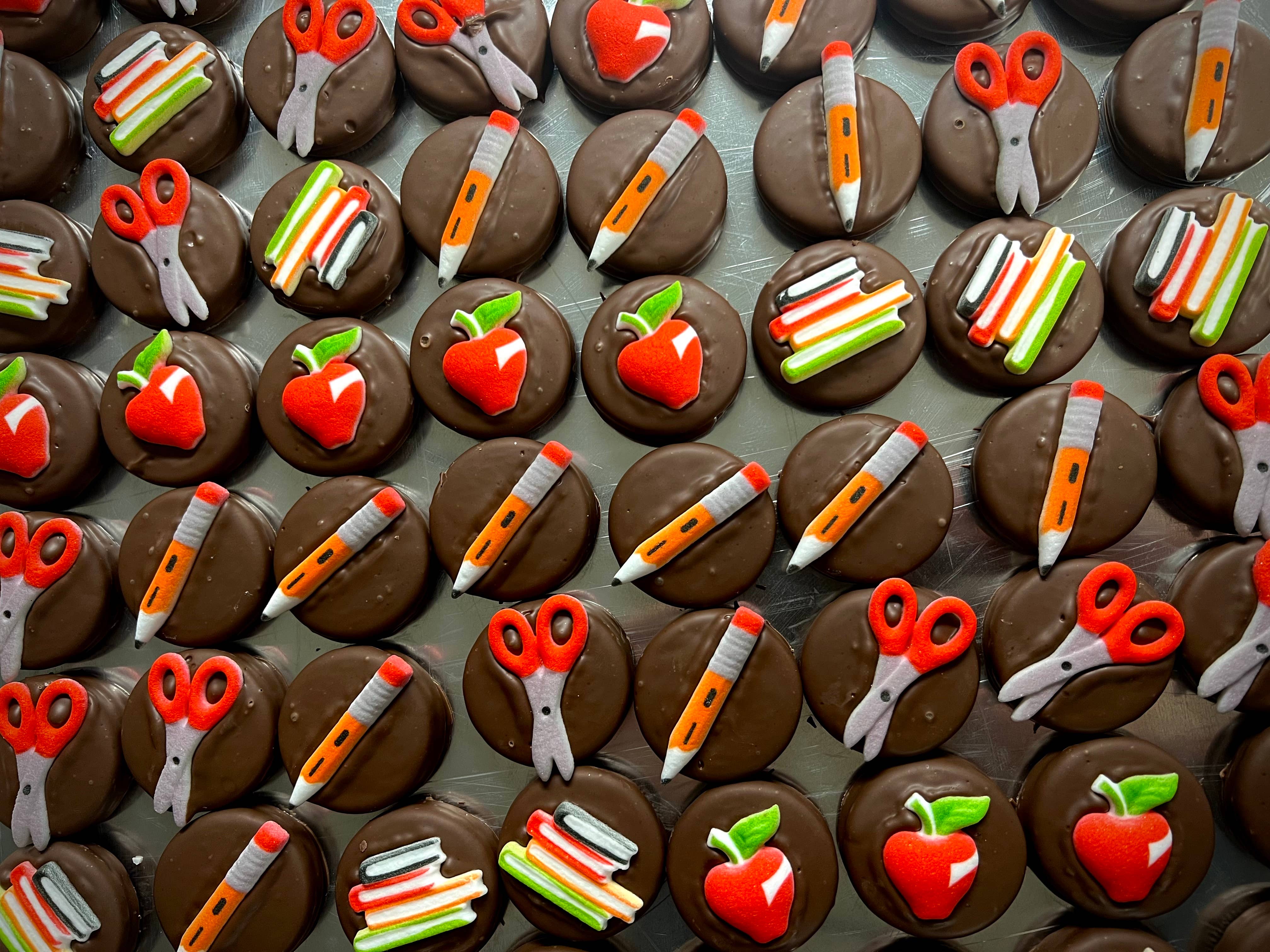 O'Shea's Candies Sweet Shop - Wholesale Chocolate Covered Sweets - O’Oreo “School -College-Teacher Theme” ✏️📚 Milk Choc 3PK2