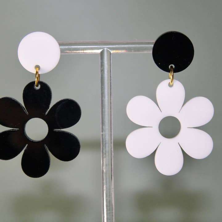 Flower Power le mercredi pour la vente par Simply Artrageous