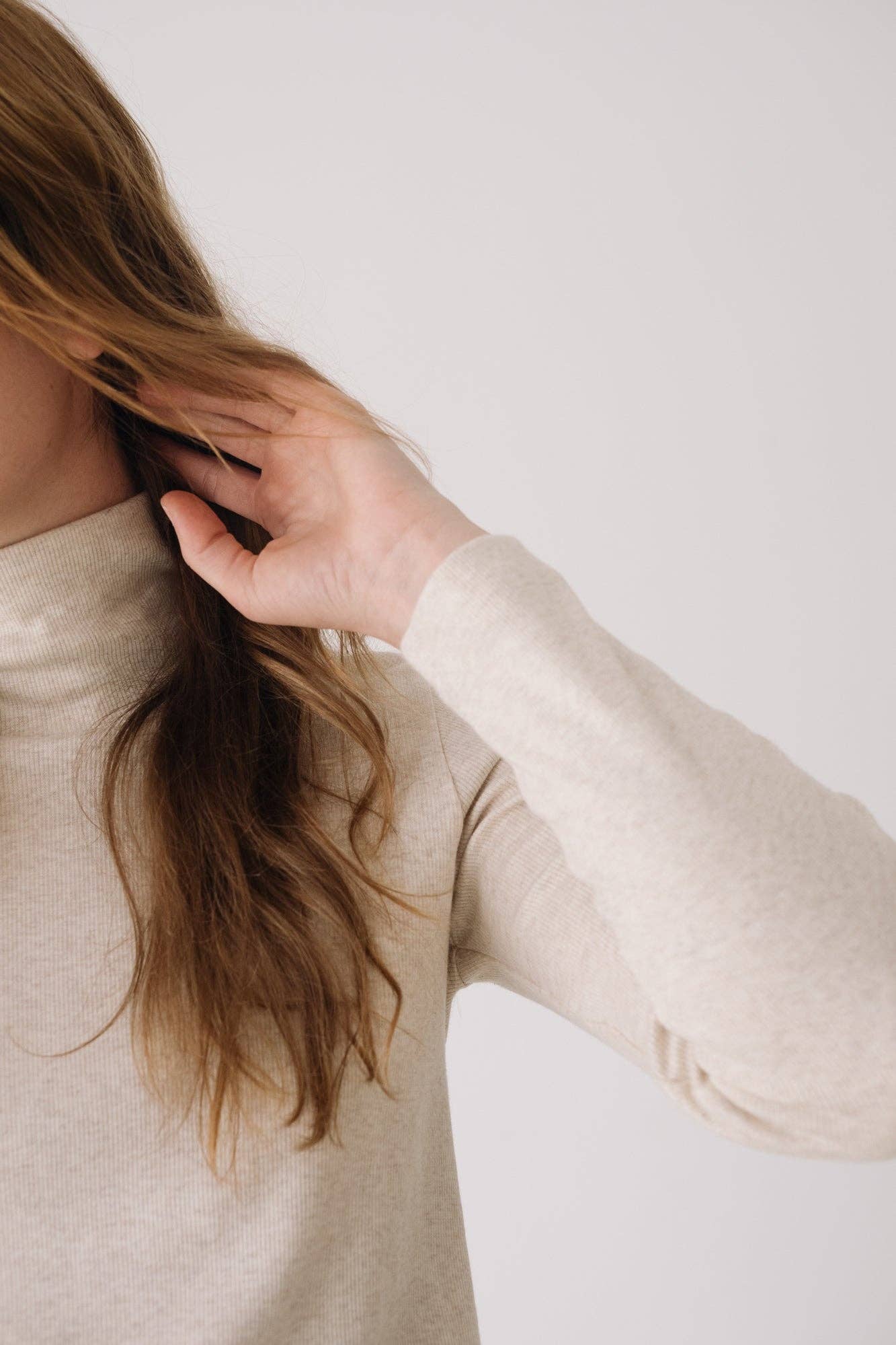 White Top orgánico de cuello alto acanalado en blanco for wholesale on Faire7