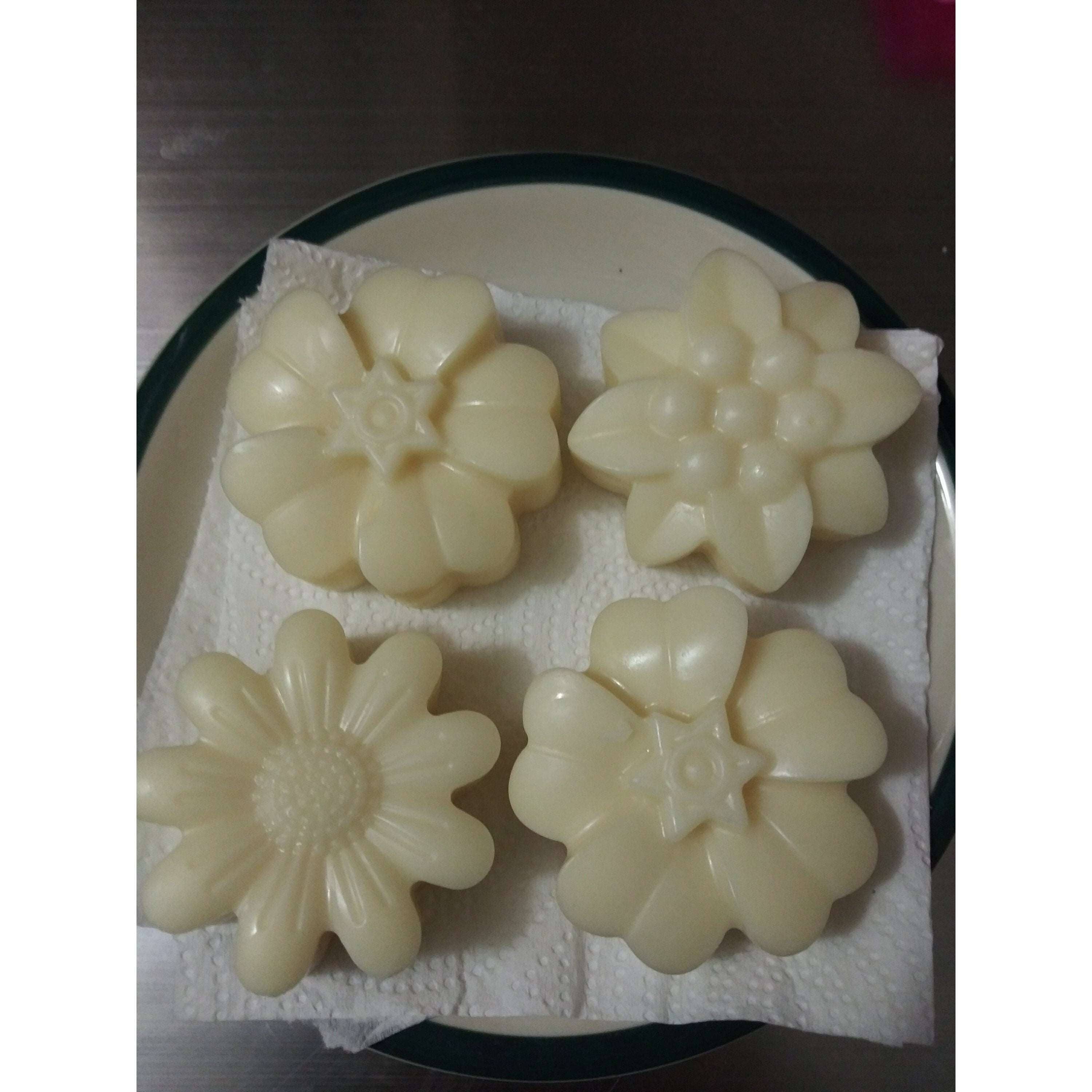 Robinson Family Soaps LLC – wholesale Solid lotion – Solid Lotion Bars/Massage Bars/Body Butter Bars5