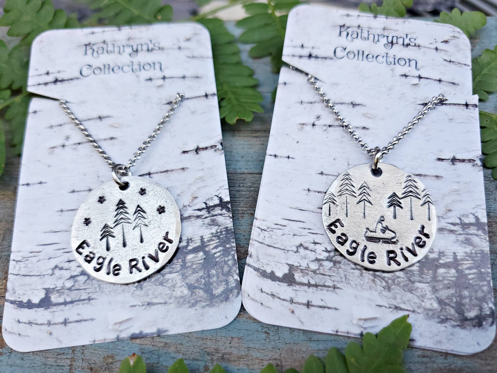 Kathryn's Collection - Vente Colliers à pendentif - Colliers personnalisés estampés à la main « Your Town »11