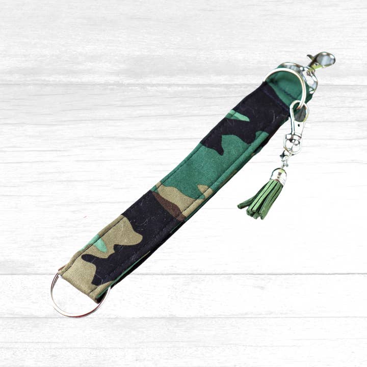 Kimmi Jo – wholesale Keychain – Women's – Green Camo Wristlet Keychain with Tassel Charm and Charm Bar
