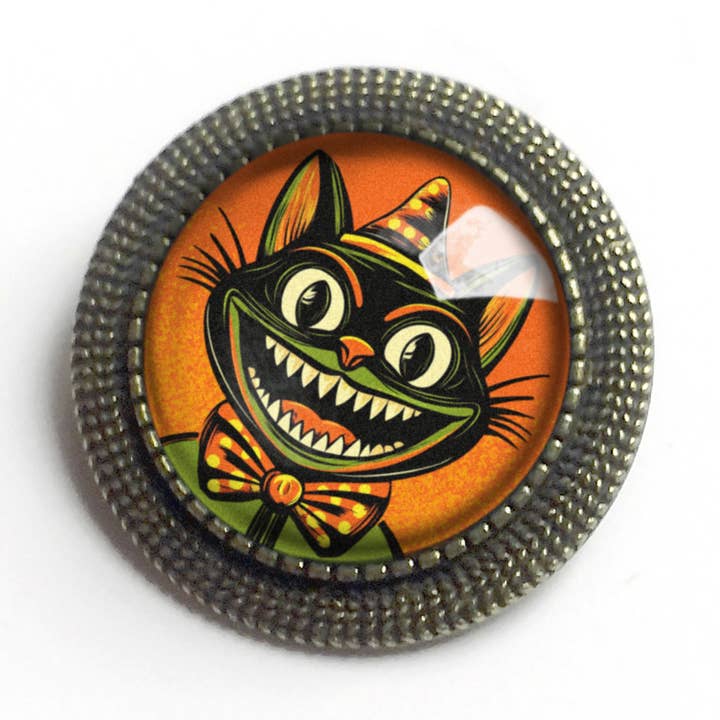 Broche de cabujón de bronce y vidrio de Gato Loco Retro de Halloween para venta al por mayor de The Divine Iguana