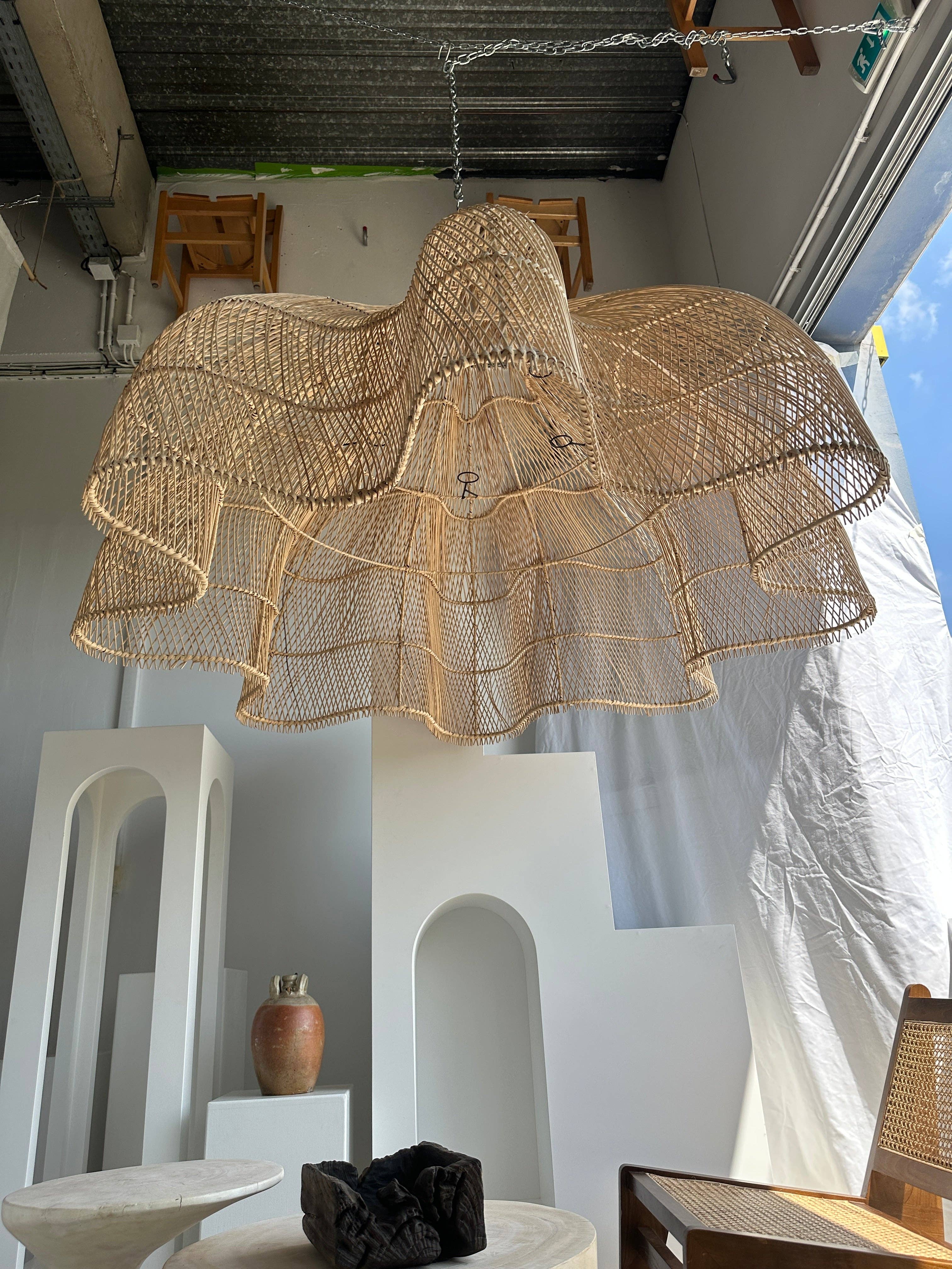 Office Objets - Wholesale Chandelier/Hanging Light - Immense rattan suspension in the shape of a flower, tulip, corolla H:1m; D:1m50158