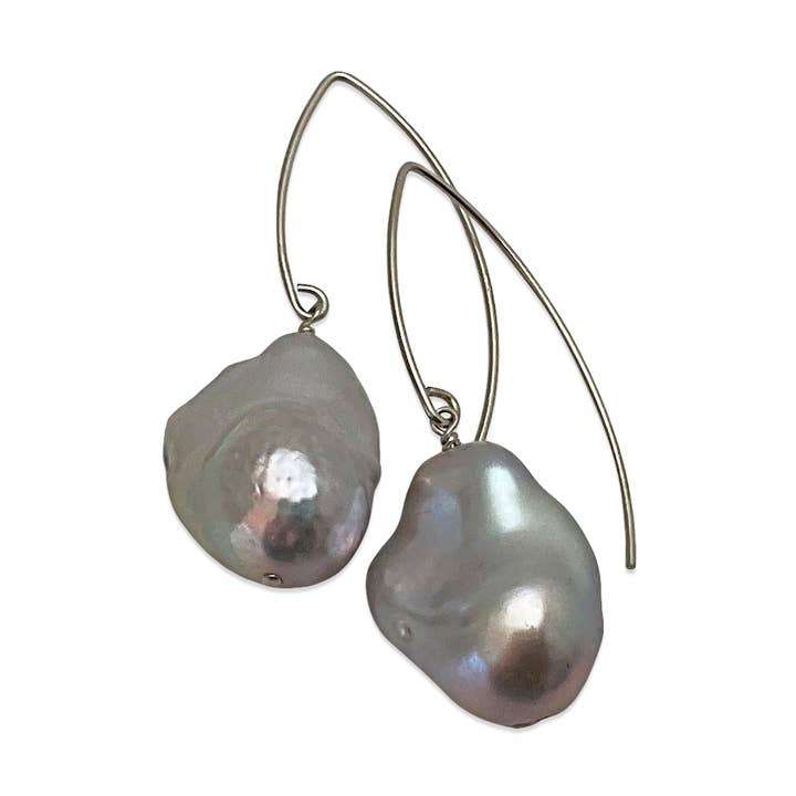 Boucles d'oreilles marquise en perles baroques grises extra larges pour la vente par Delisch Jewelry & Accessories