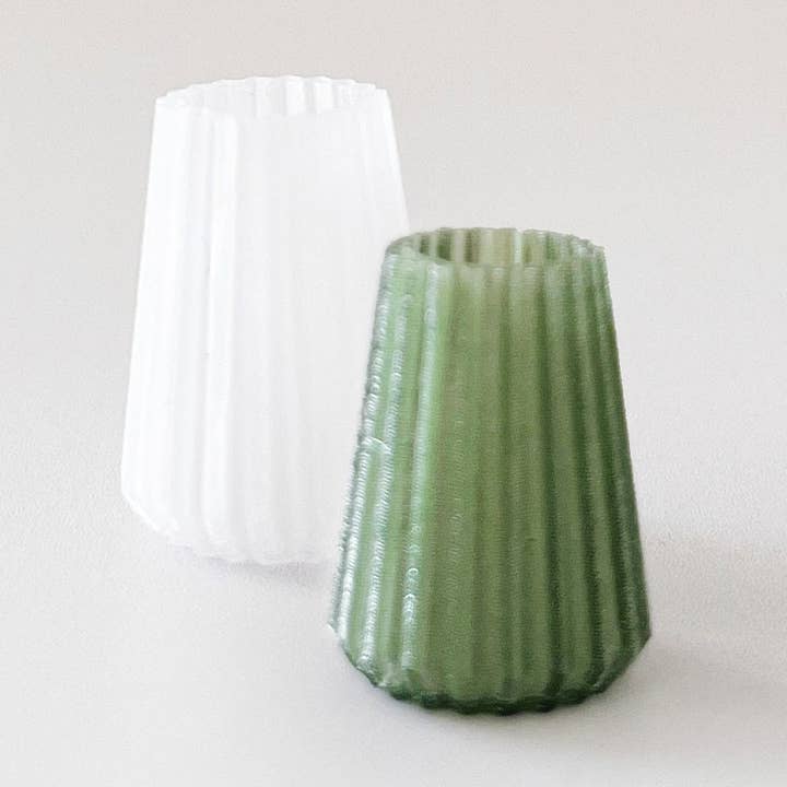 Miniature Ribbed Dollhouse Vase for wholesale by Miniette