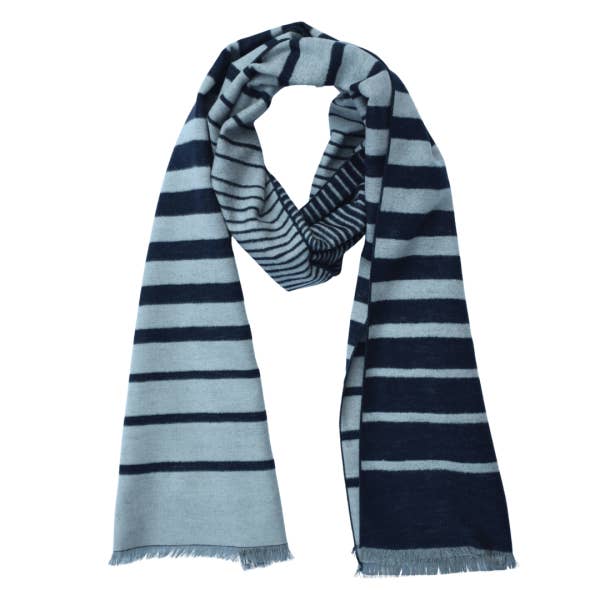 Seabright Seidenflanell Schal Dunkelblau Grau Geometrisch pour la vente par Seabright