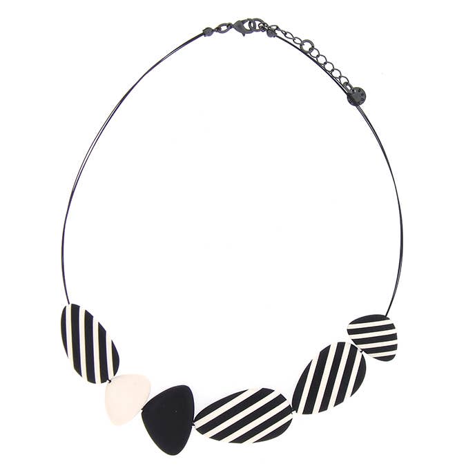 halskæde i harpiks for engroshandel hos Culture Mix