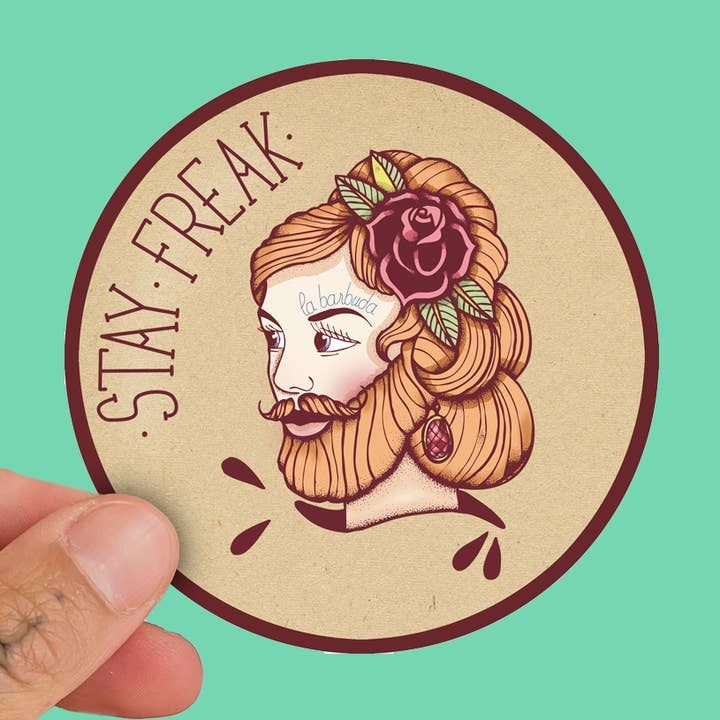 Autocollant Stay Freak La Barbuda multicolore de 8 cm pour la vente par La Barbuda - No U.S. custom fees