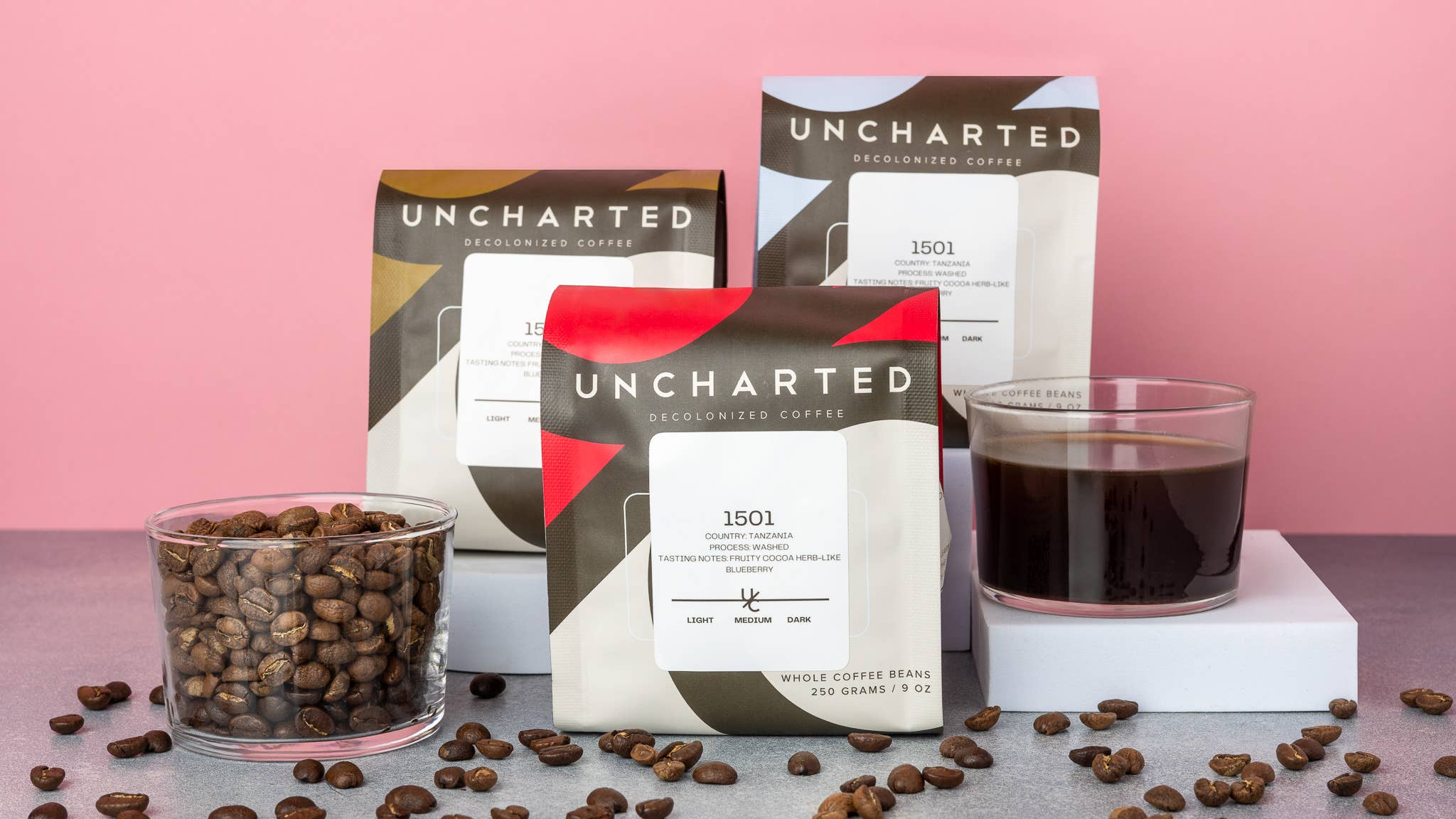 Uncharted Coffee - Wholesale Koffiebonen - Biologische Hele Bonen Koffie Cadeauset (10 st/doos)0