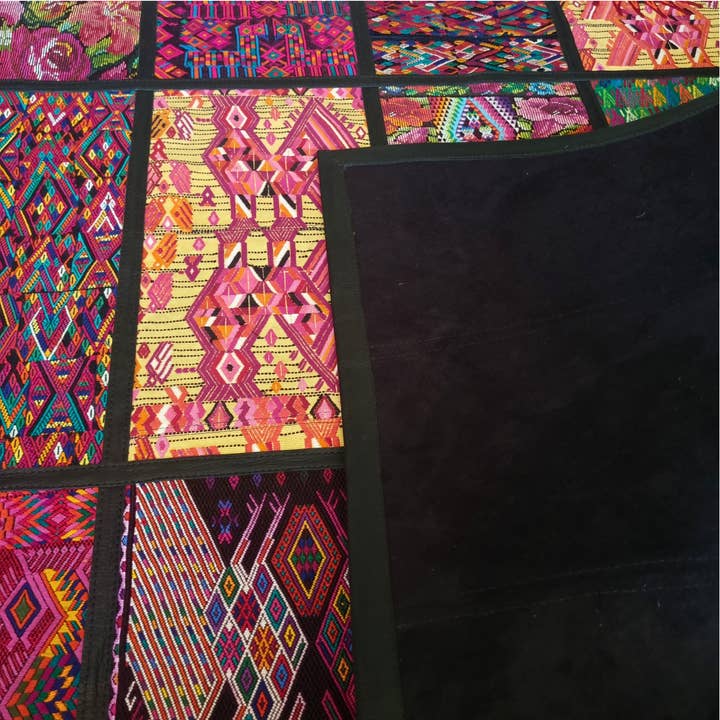 Achiote Guatemalan Goods – Großhandel Teppichvorleger – handgefertigter Huipil Gebietsteppich4