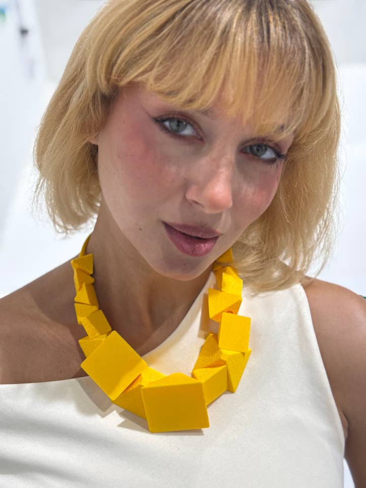 Collana Gyze corta per la vendita all'ingrosso da parte di Samuel Coraux