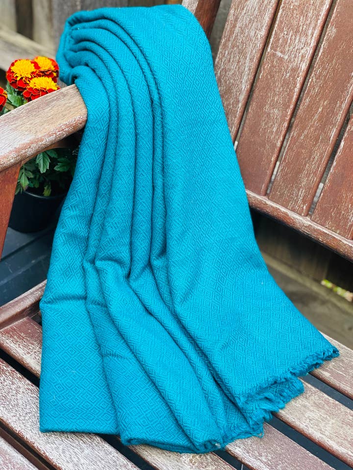 Cashmere Throw | Teal voor wholesale door Alchemy Story