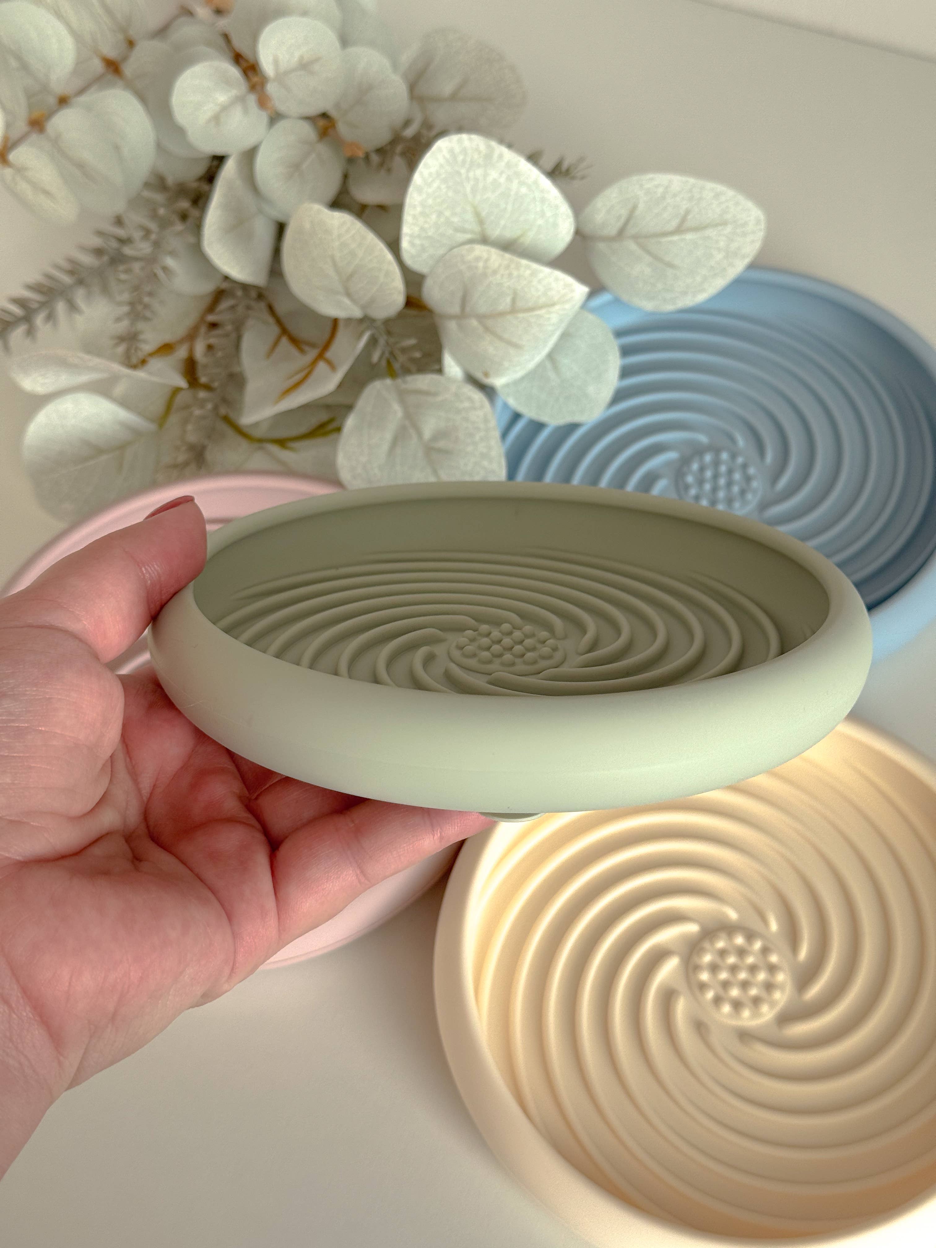 Doggotique - Wholesale Pet Bowl - Cat/Dog - Slow bowl UFO for small dogs and cats, lick mat dog3