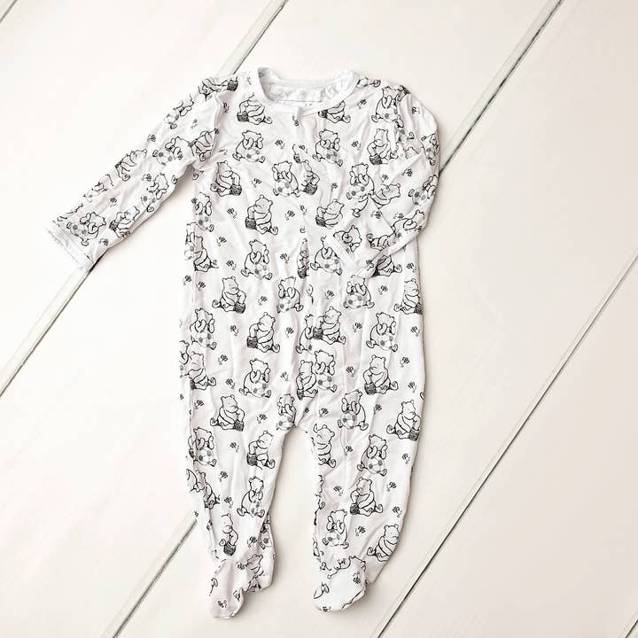 Sugar Lily's - Wholesale Jumpsuit - Baby - Sugar Lily's- Winnie the Pooh- Magnetic Footie4