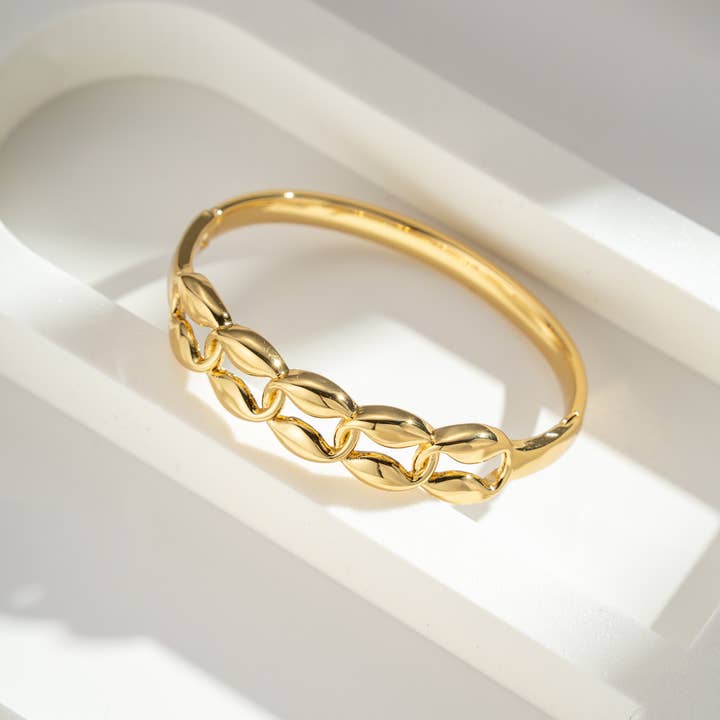 COSMOS - Wholesale Link & Chain Bracelet - Gold Steel Bracelet with Chic Oval Links Fashion Trend Parties1
