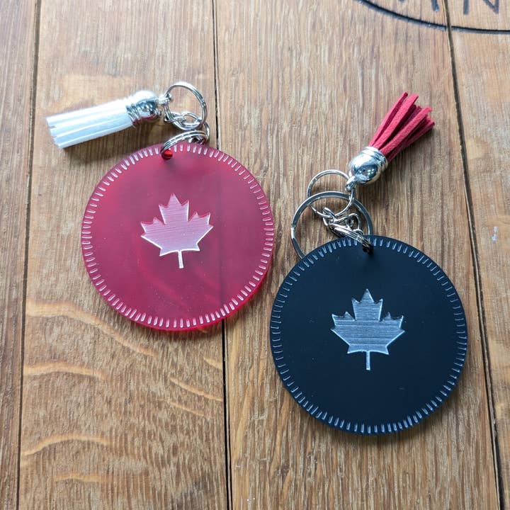 Llavero de Canadá, Codos Arriba, no está a la venta, Hecho en Canadá para venta al por mayor de Crawford Custom Engraving