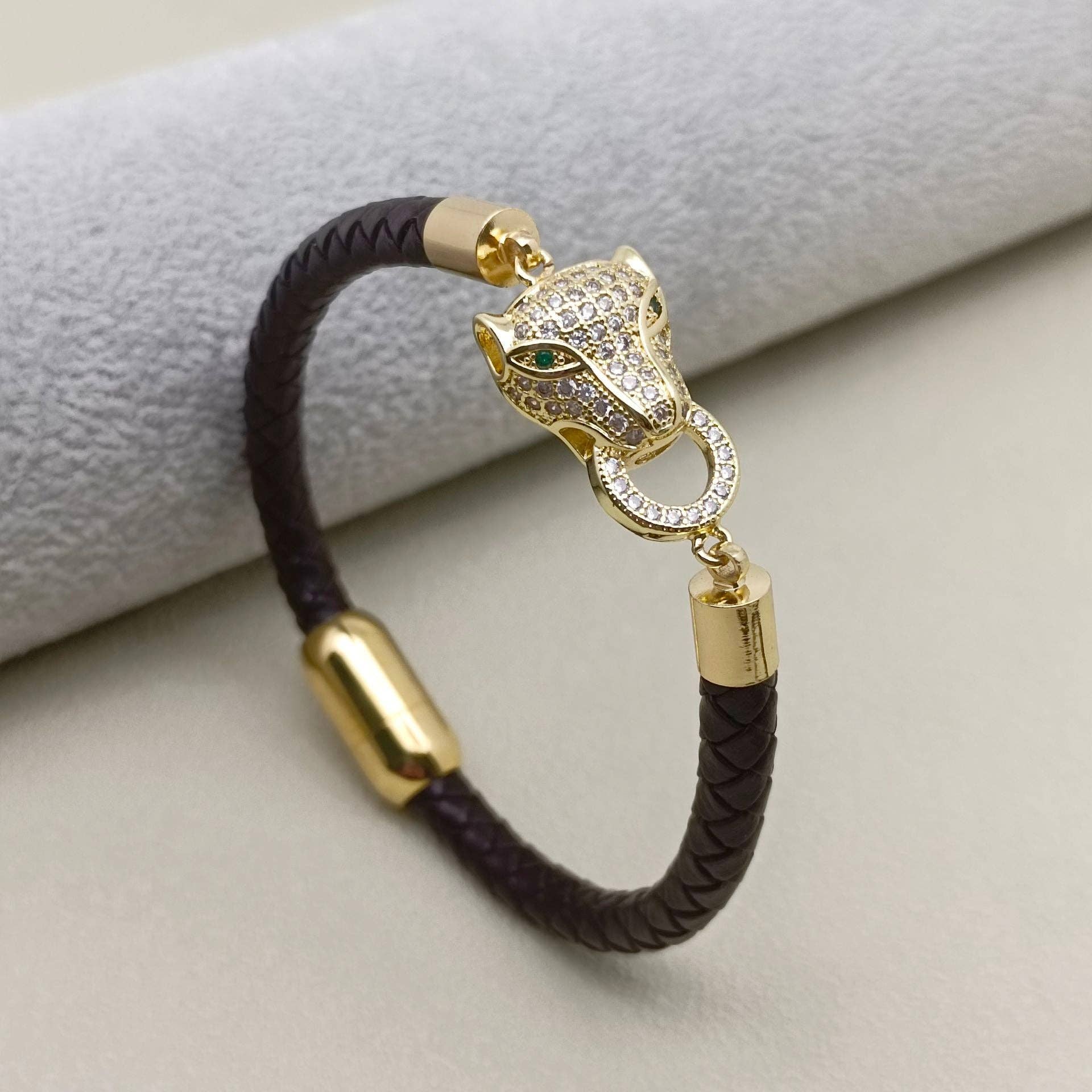 Mio Queena - Wholesale Bangle Bracelet - Inlaid CZ Leopard Head Charm Men's Leather Bracelet - MJ/BC1