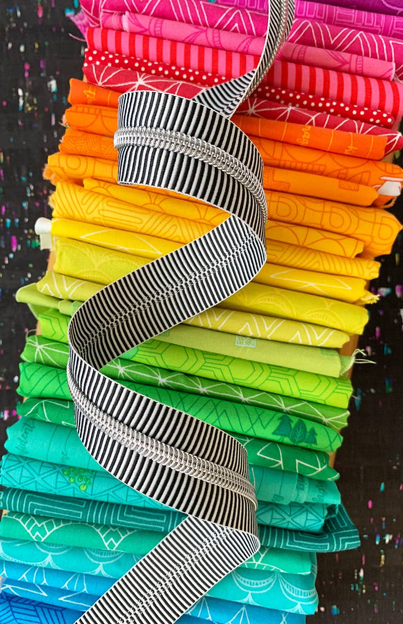 Sassafras Lane Designs - Wholesale Craft Supplies - Black Stripe Zipper Tape with Nickel teeth2