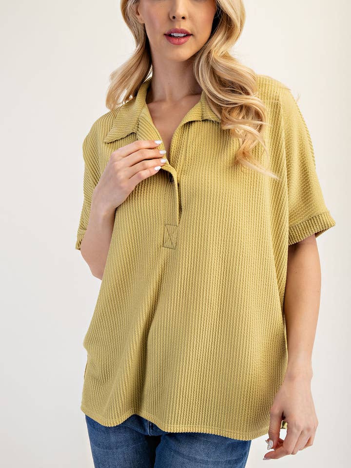 Celeste Clothing - Vendita all'ingrosso Top in maglia - Donna - TOP A COSTE TAGLIA FORTE CON COLLETTO E MANICHE CORTE - CT2391326