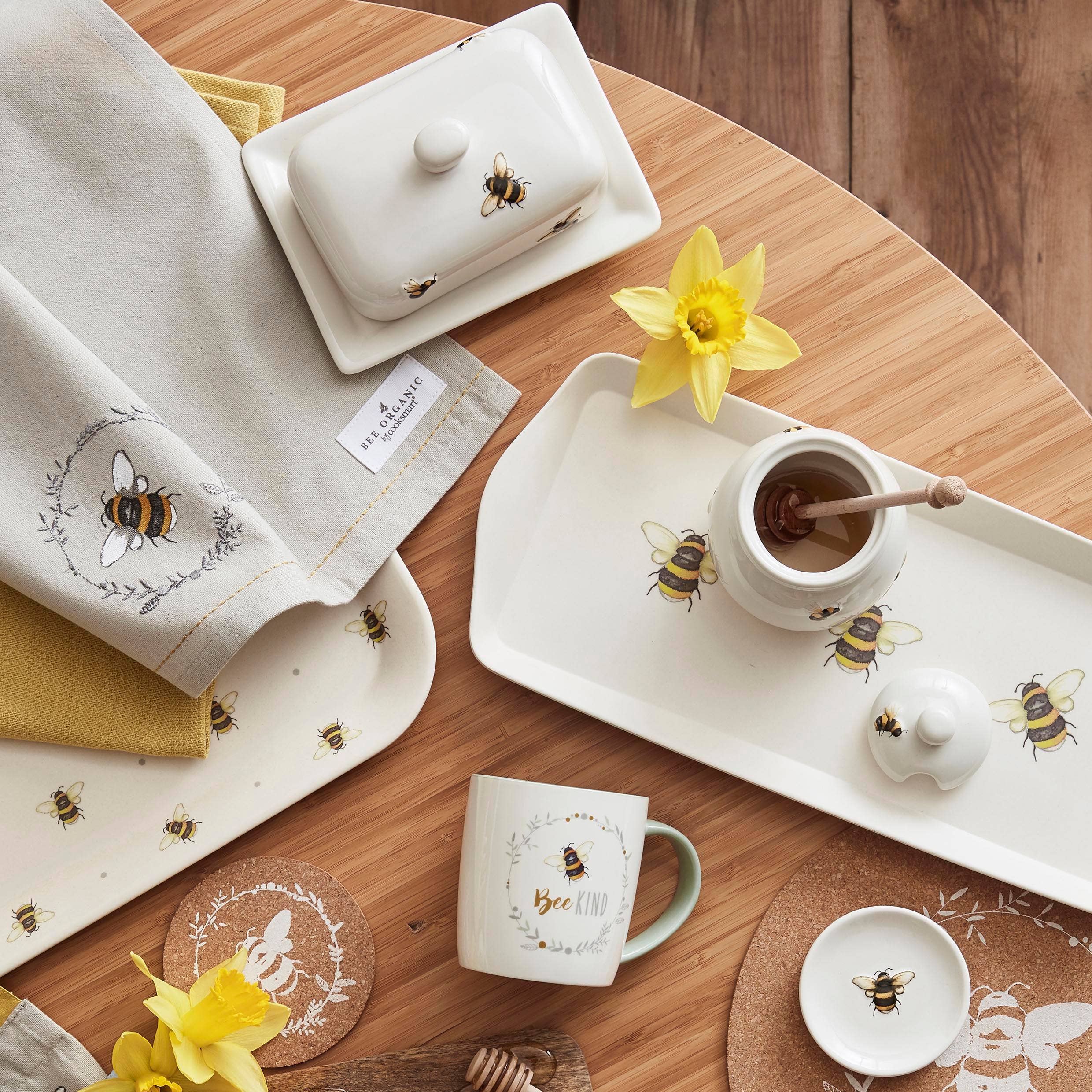 Cream Butter Dish Bumble Bees for wholesale on Faire2