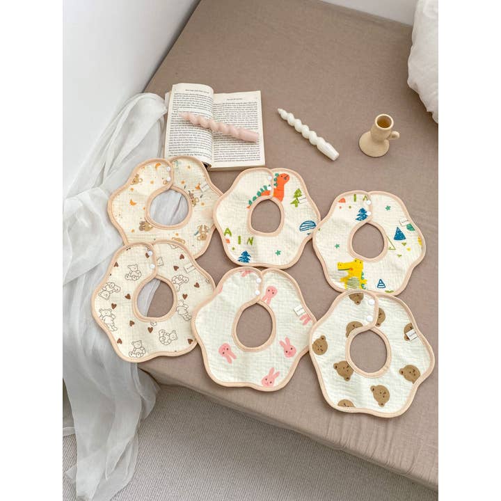 Adorabile Bavaglino a Forma di Petalo a Sei Strati in Mussola di Puro Cotone per la vendita all'ingrosso da parte di MyKids-USA®