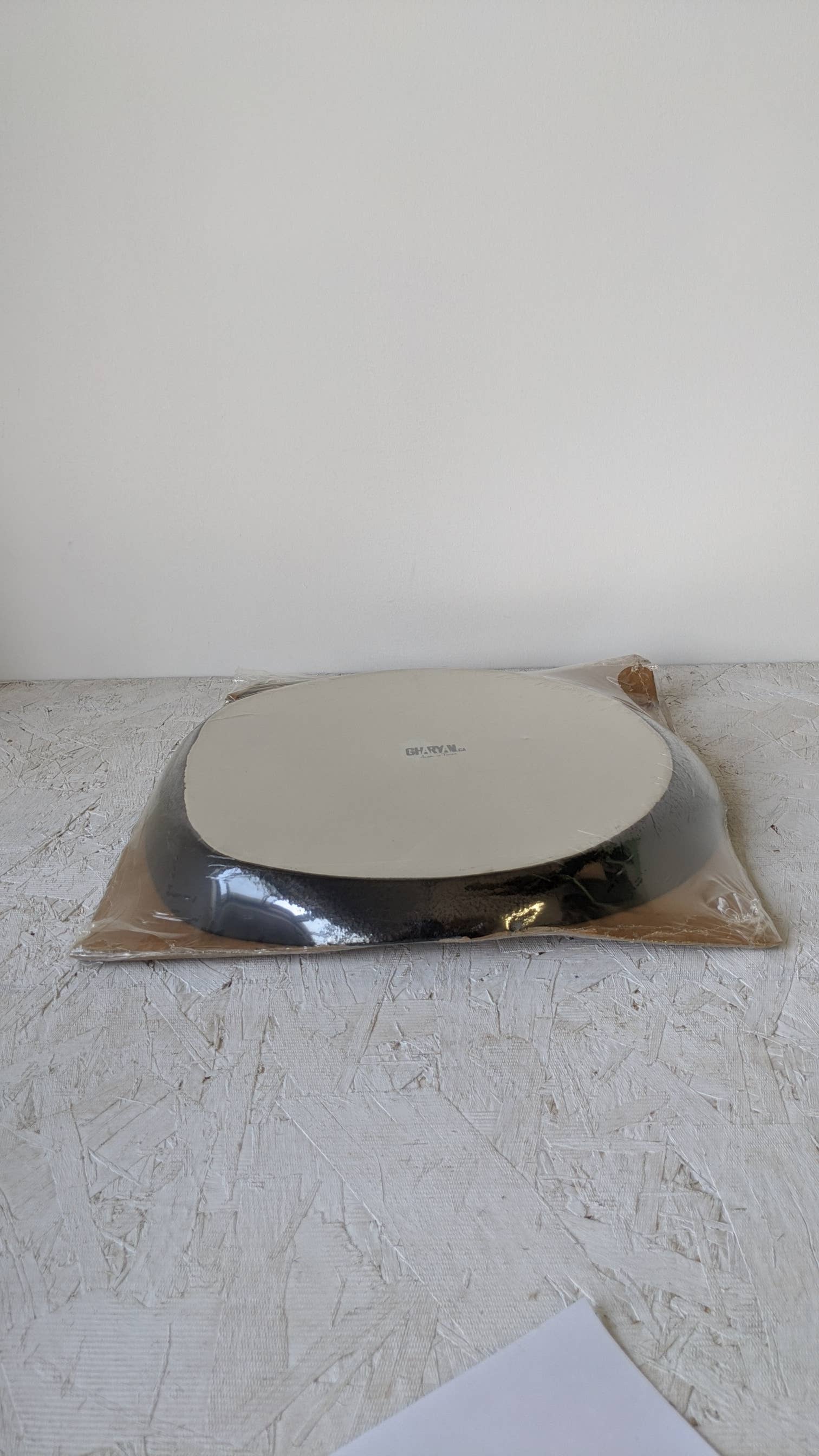 GHARYAN Stoneware & Olive Wood Tableware | Ships from USA – wholesale Serveringsfat – Handgjord serveringsfat i stengods - Rund | Dadasi10