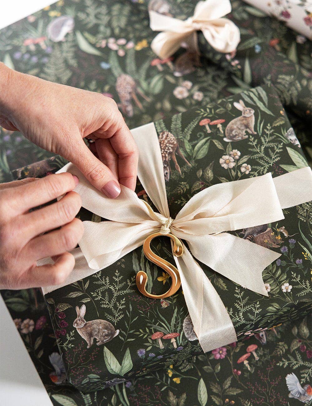 Bespoke Letterpress - Vente Feuille de papier cadeau - Papiers Cadeaux 6 Feuilles Dainty Blooms / Amis de la Forêt6