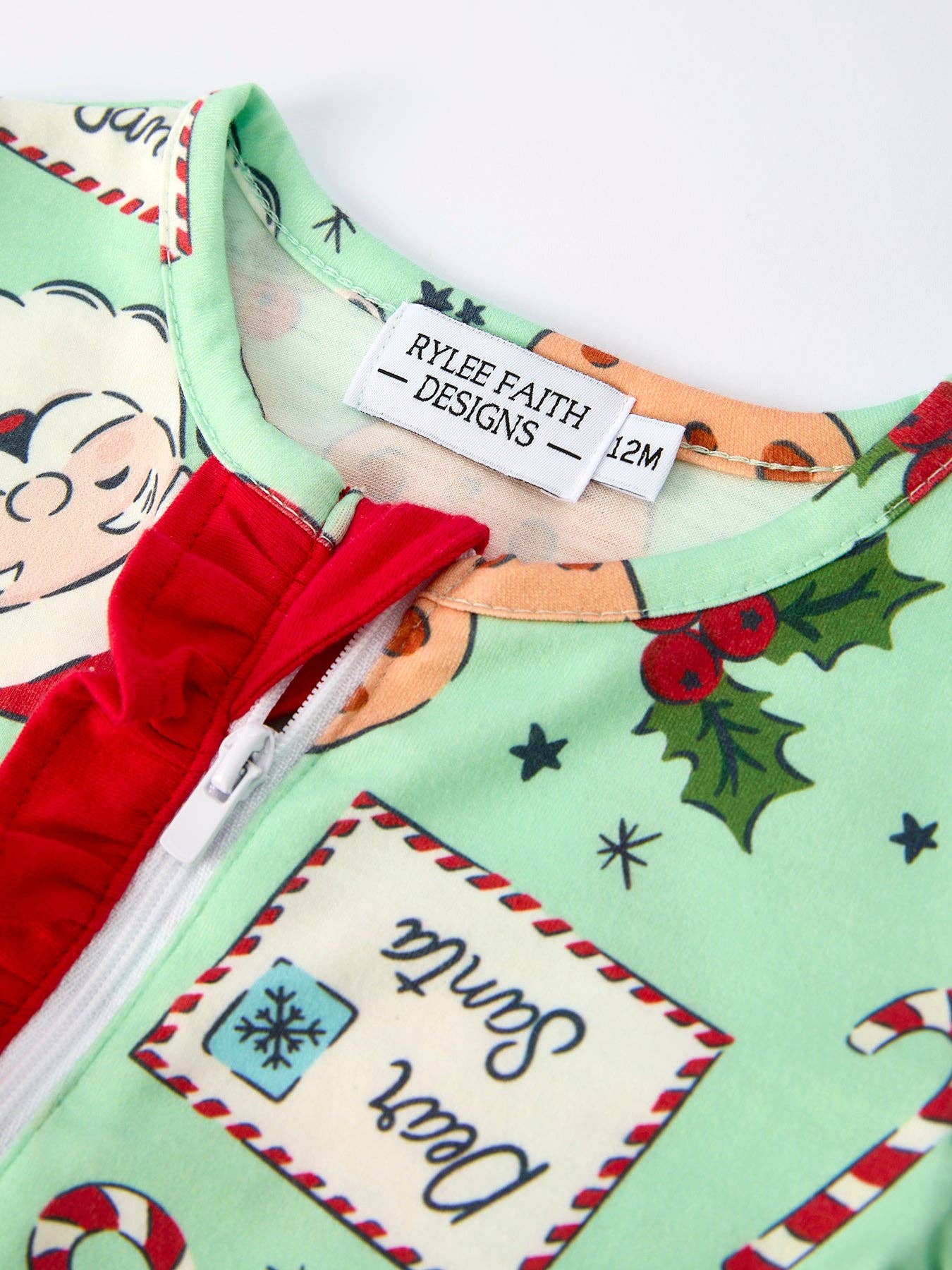 Rylee Faith Designs - Vente Barboteuse – bébé - Barboteuse de Noël pour bébé fille avec imprimé Père Noël et détail nœud rouge2