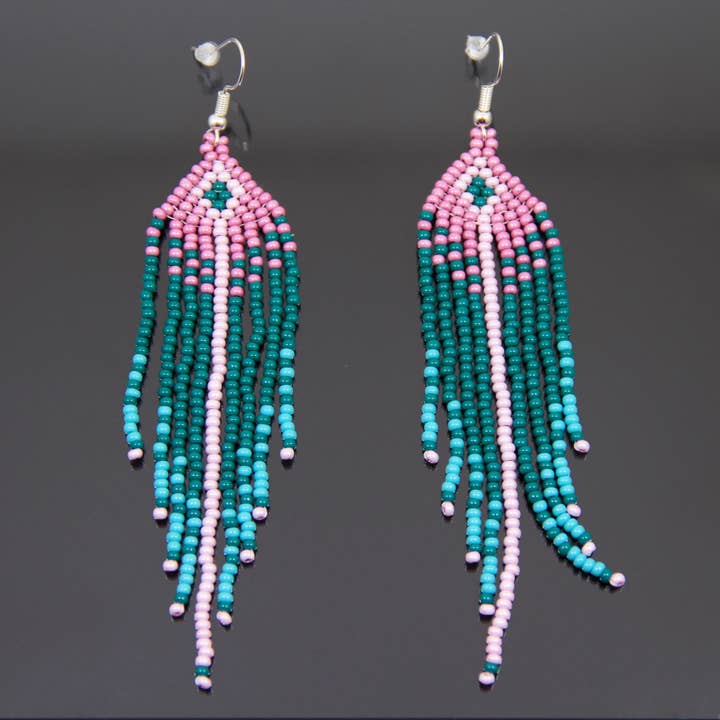 Lavendel perleøreringe turkis fjer kvast smykker for engroshandel hos SomeBijoux4You