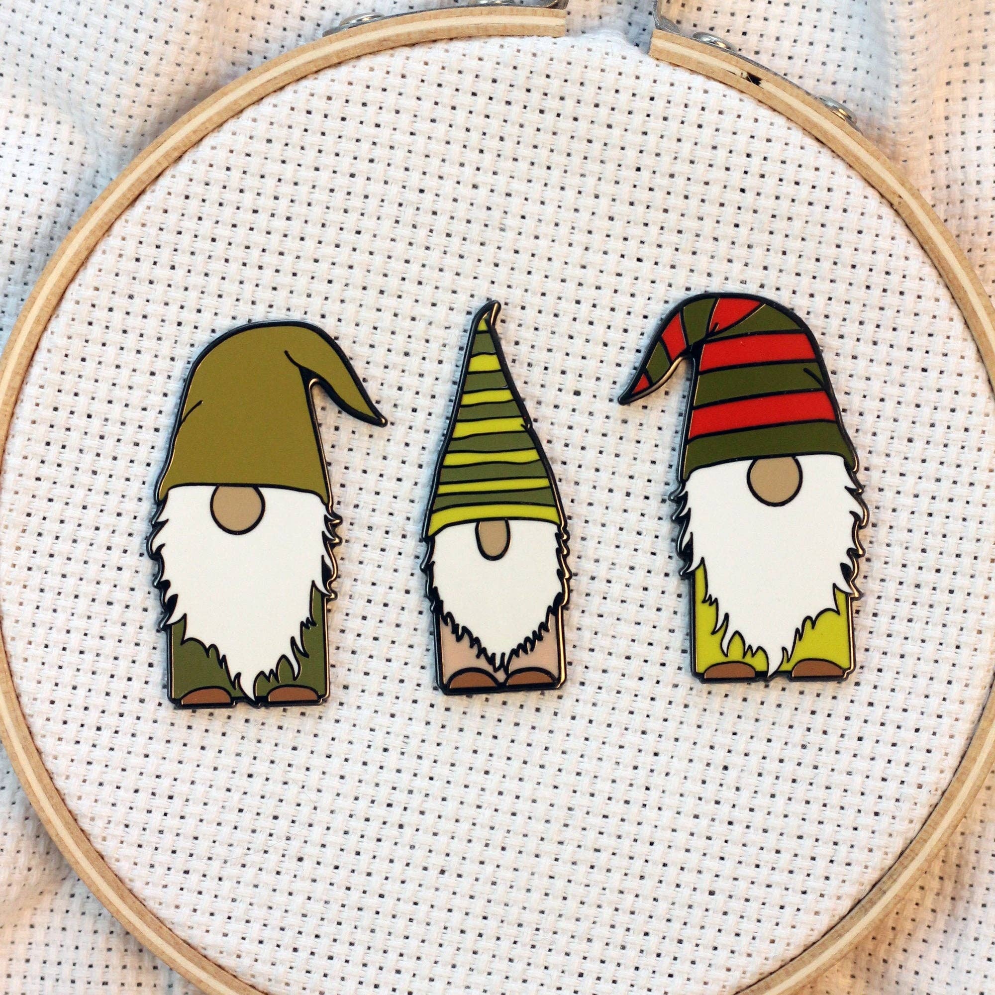 Snarky Crafter Designs - Vente Accessoire de broderie/point de croix - Cache-aiguilles en émail Gnomes6