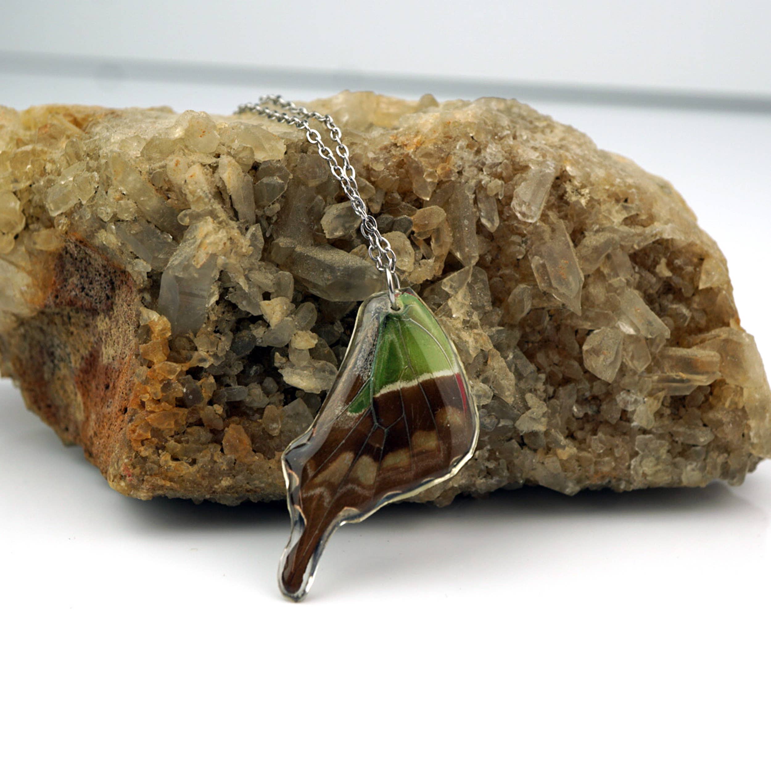 The Pretty Pickle – wholesale Pendant/charm necklace – Purple Spotted Hind Wing Necklace6