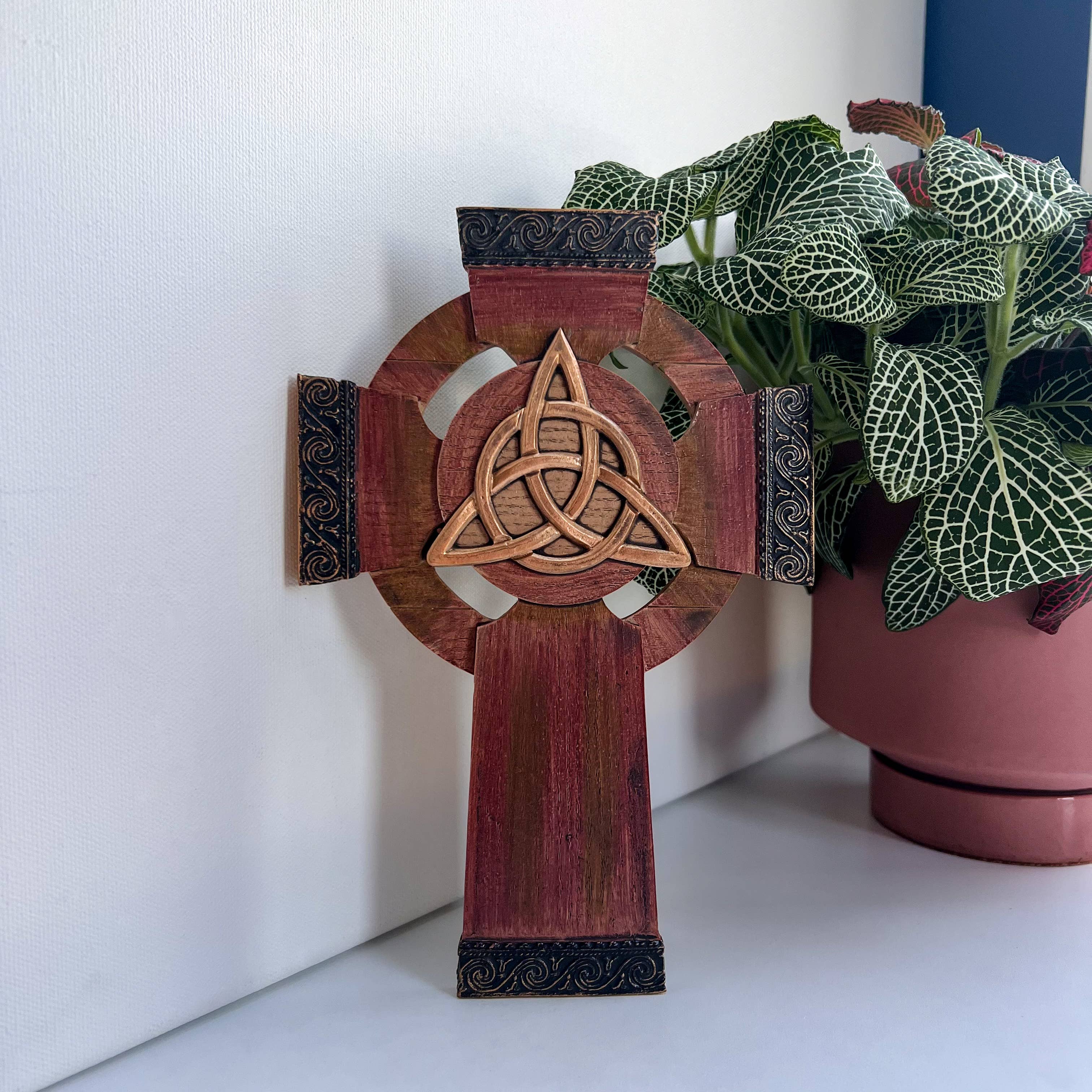 Abbey + CA Gift – Cruz de parede por atacado – Cruz de Nó da Trindade2