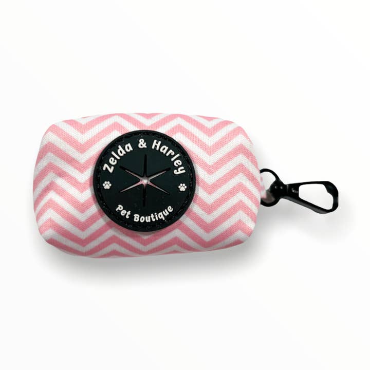 Porte-sac à déchets Zig Zag Wag - Rose pastel pour la vente par Zelda & Harley | The Dog Mom Store