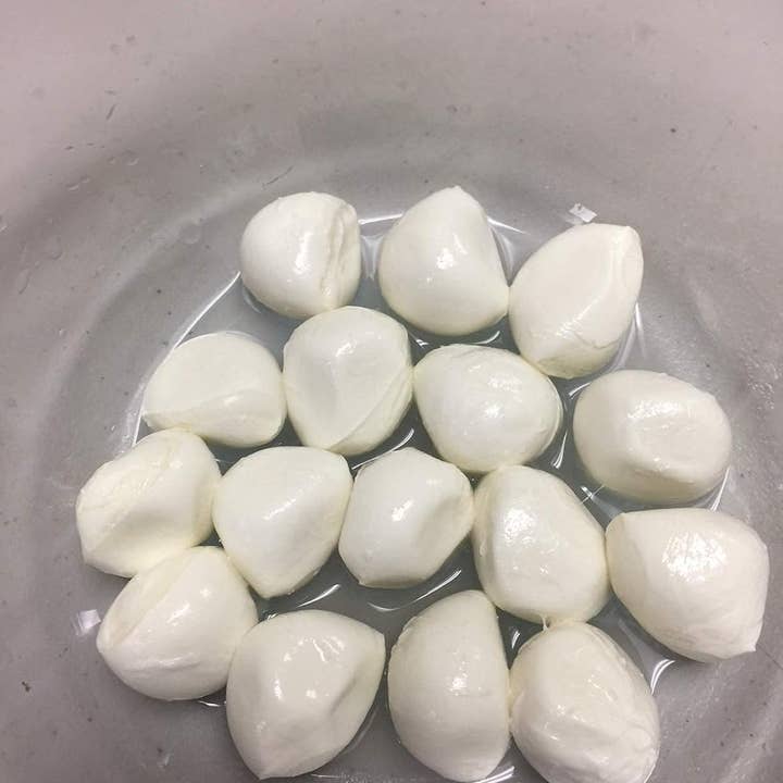 Wholesale Italian Food - Wholesale Cheese - Lupara Buffalo Mozzarella, 7 oz Ball per Cup, 12 Cups1